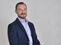 Zamilovanost může trvat i třicet let. Ve vztahu je zásadní prvek tajemství, tvrdí terapeut