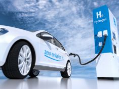 Auta na vodík mají budoucnost. V čem vítězí nad elektromobily?