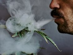 Schizofrenie a drogy – víc než zdánlivá souvislost