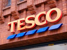 Zákazníci v Tesco vybírají charitativní projekty, kterým firma věnuje přes 3 miliony 