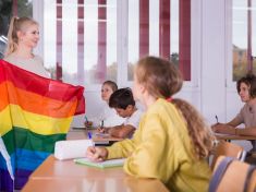 Strach z LGBT ve školách: Výuka má vést k většímu respektu, část rodičů má strach z násilné propagace