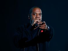 „Nemůžu uvěřit, že jsem to vypustil z pusy.“ Jay-Z a další hvězdy se omlouvají za písně z minulosti