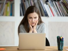 Vydírají vás přes internet? Nikdy neposílejte peníze, je to znak slabosti, radí odborník