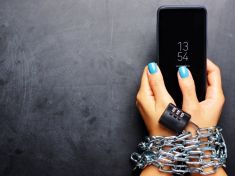Nebezpečí číhá v onlinu: Mladí mají tendenci nadužívat sociální sítě nebo videohry