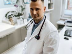 Telemedicína ulevuje přeplněným ambulancím, do odlehlých oblastí přináší alespoň nějakou formu péče