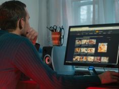 Pornohvězdou proti své vůli. Co když se poznáte na videu, které jste rozhodně netočili?