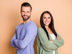 Chcete působit přesvědčivě a sebejistě? Toto jsou 3 nejlepší způsoby, jak toho dosáhnout