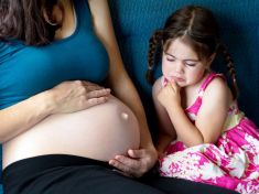 Jak připravit staršího sourozence na příchod miminka? Vyzkoušejte tyto tipy
