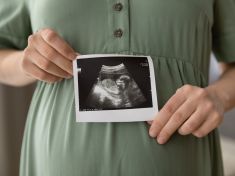 První české dítě ze zkumavky oslaví 41 let. Po světě jich ovšem běhá už 9 milionů