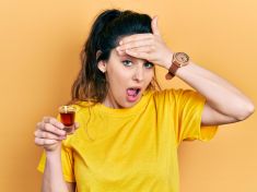 Nejím, abych si mohla dát drink. Jsem drunkorektička