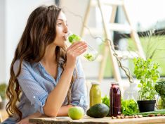 Železo, biotin a vitamín C. Jaké další látky rozhodují o zdraví a síle vašich vlasů?