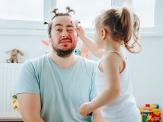 Táta je pro dceru nenahraditelný vzor. Pozor ale, ať nenaděláte víc škody než užitku