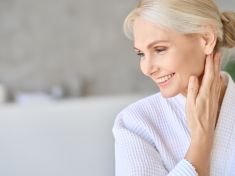 Menopauza pod kontrolou: Jak vám minerály pomohou zvládnout návaly, únavu i výkyvy nálad