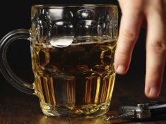 Ozempic na alkohol? Prášek, po kterém si už další pivo nedáte, protože to přestane být zábava