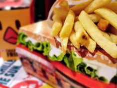 Fastfoody. Závislost jako na jiné droze