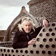 Neskutečné stavby od architekta odpadu