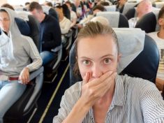 Už jde do tuhého? Piloti vysvětlují, kdy je třeba začít panikařit