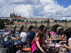 Pátek Karla Křivana: Kdo si dá smažák se svíčkovou v letní Praze