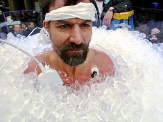 Ledový muž The Iceman: Využívá tělo jako příruční lékárnu