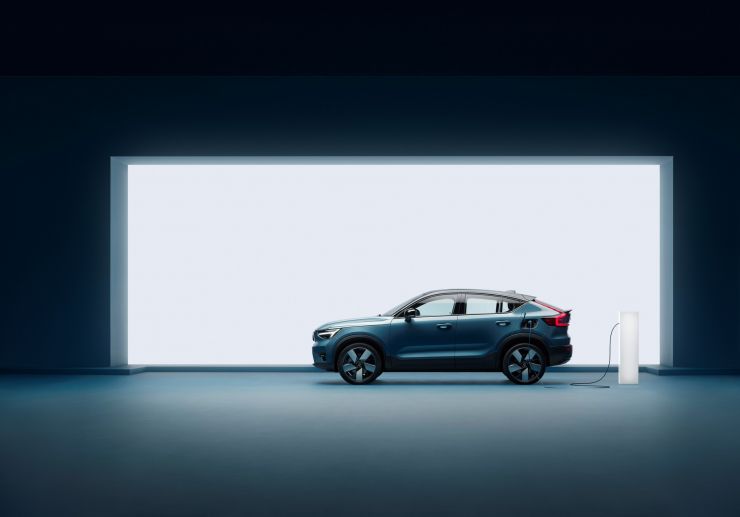277608 volvo c40 recharge studio