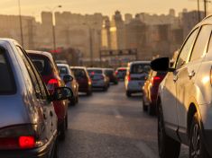 Opravdu spasí planetu elektroauta? Musíme změnit život, ne jen dopravu