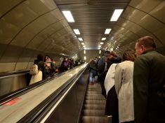 Vybíháte eskalátory v metru? Skvělý nápad - pokud chcete ostatní zpomalit
