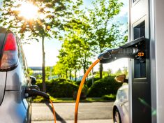 Provoz elektromobilu čistý je. Jeho výroba už ovšem kvůli bateriím čistá není