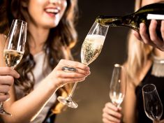Šampaňské, prosecco, sekt? Dejte si silvestrovského průvodce světem bublinek