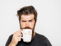 Macho jménem matcha. Detoxikuje a skvěle umyje i nádobí
