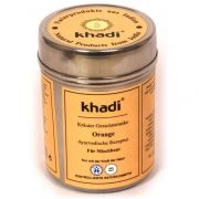 Na mdlou pleť s pigmentovými skvrnami je skvělá maska od Khadi Orange, která díky obsahu jílu a ájurvédských bylin už po půlhodině viditelně prozáří pleť a dokáže vedle pigmentových skvrn zesvětlit I jizvičky po akné či drobné flíčky.