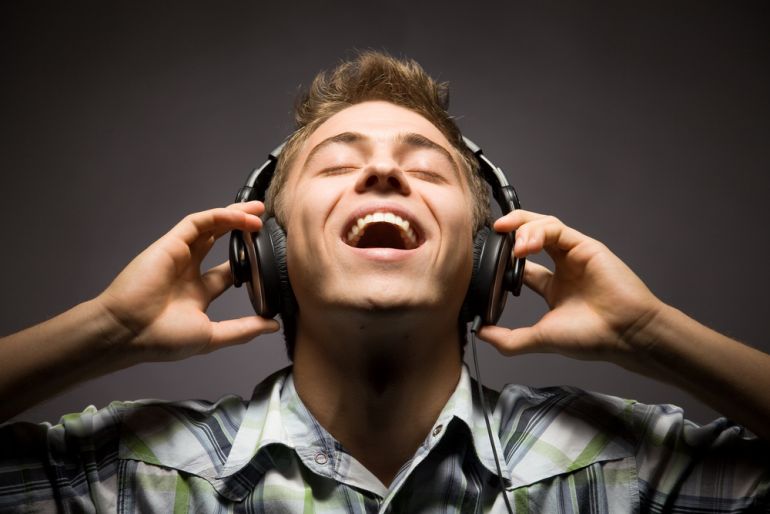 hudba shutterstock 63511756