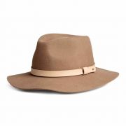 Hnědý klobouk, H&M, 799 Kč