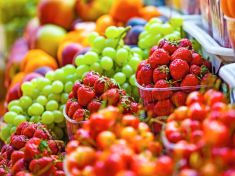 Nejvíc pesticidů je v jahodách a pak ve špenátu, hlásí organizace