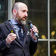 „Když děti odsekneme od internetu, nezískávají dovednosti, které souvisejí s používáním internetu. Čím větší mají děti zkušenosti s používáním internetu, tím větší dovednosti získají a tím je také pravděpodobnější, že budou umět kriticky posoudit obsah.“ Tomáš Hrivnák, Contagious