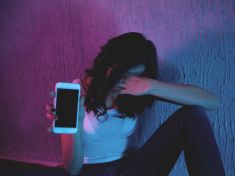 Je jí 14 a chtěla skončit se sociálními médii. Její soukromí odhalily máma a sestra