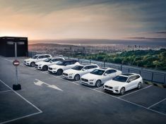Volvo nabízí dostupnější hybridy. A s elektřinou na rok zdarma