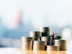 Brzdí Praha investice? Připravuje se na horší časy a stavět se prý bude