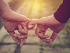 Mladí touží spíš po lásce a blízkosti. Sex je v období po covidu moc nezajímá