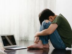 Unikátní výzkum: Zesměšňování kvůli vizáži čelí na sítích celá třetina českých dětí