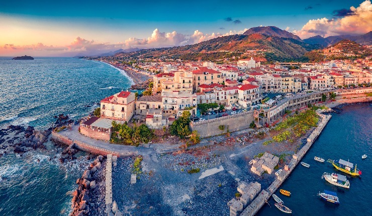m porto di diamante je male primorske mestecko v jizni italii