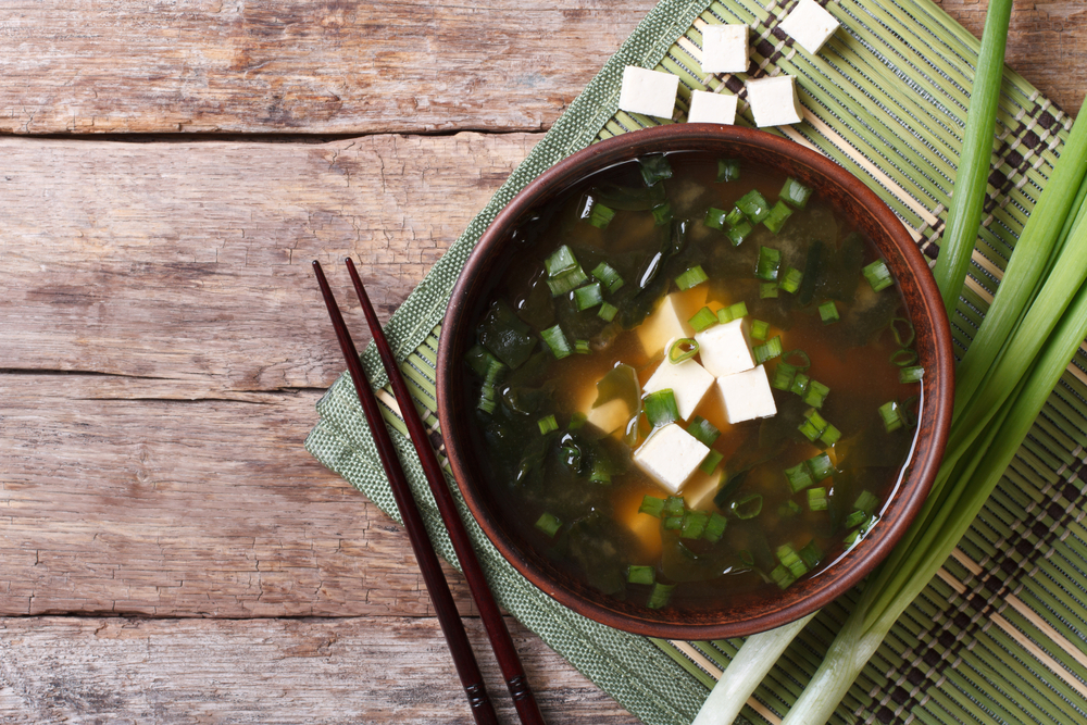miso polevka shutterstock 247458235