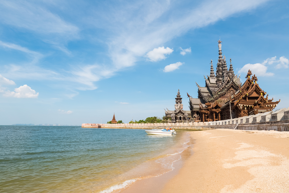 pattaya plaz shutterstock 356346368